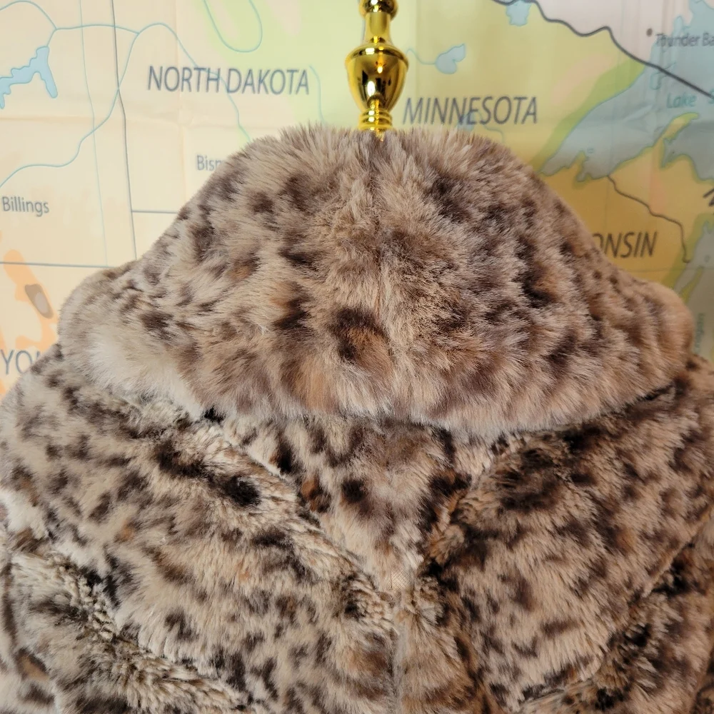 Sofia by Sofia Vergara Faux Fur Leopard Print Bomber Jacket Size S - Picture 9 of 16